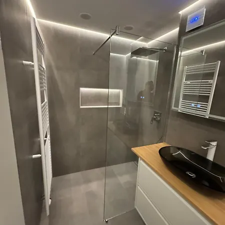 Place To Be In Apartment *