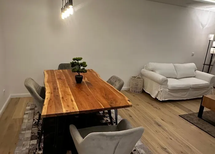 Apartament Place To Be In *